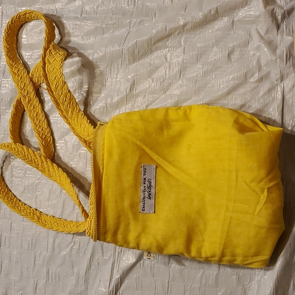 Yellow bag - Picture 2 of 7